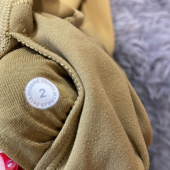 WORN ONCE LULULEMON ALIGN LEGGINGS! - Picture 2 of 3